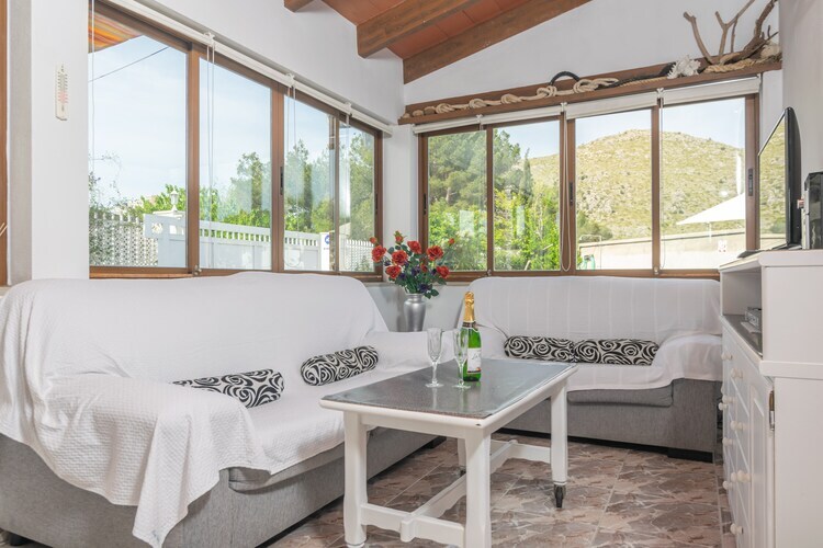 Villa Luna à Puerto De Alcudia : piscine et jardin - Photo 17