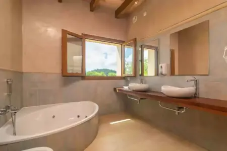 Villa S'albarcoquer – Piscine débordement et jacuzzi : photo 14