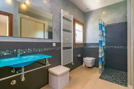 Villa S'albarcoquer – Piscine débordement et jacuzzi : photo 15