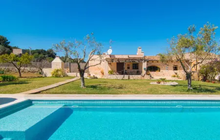 Sa Padrineta, villa de pierre avec piscine à Canyamel : photo 2
