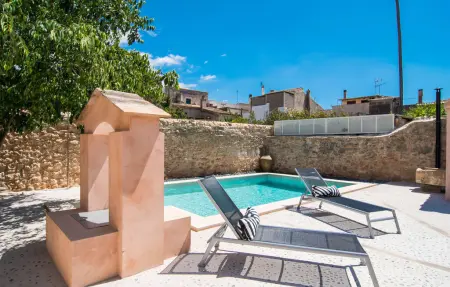 Maison Jaume II à Llucmajor, piscine et jardin : photo 4