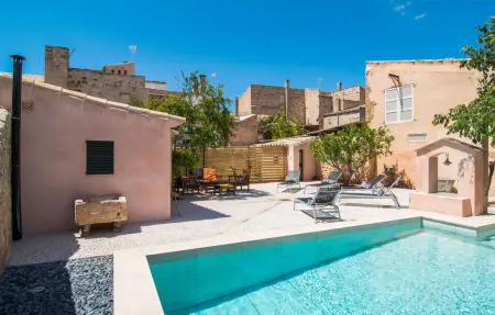 Maison Jaume II à Llucmajor, piscine et jardin : photo 5