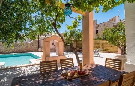 Maison Jaume II à Llucmajor, piscine et jardin : photo 9