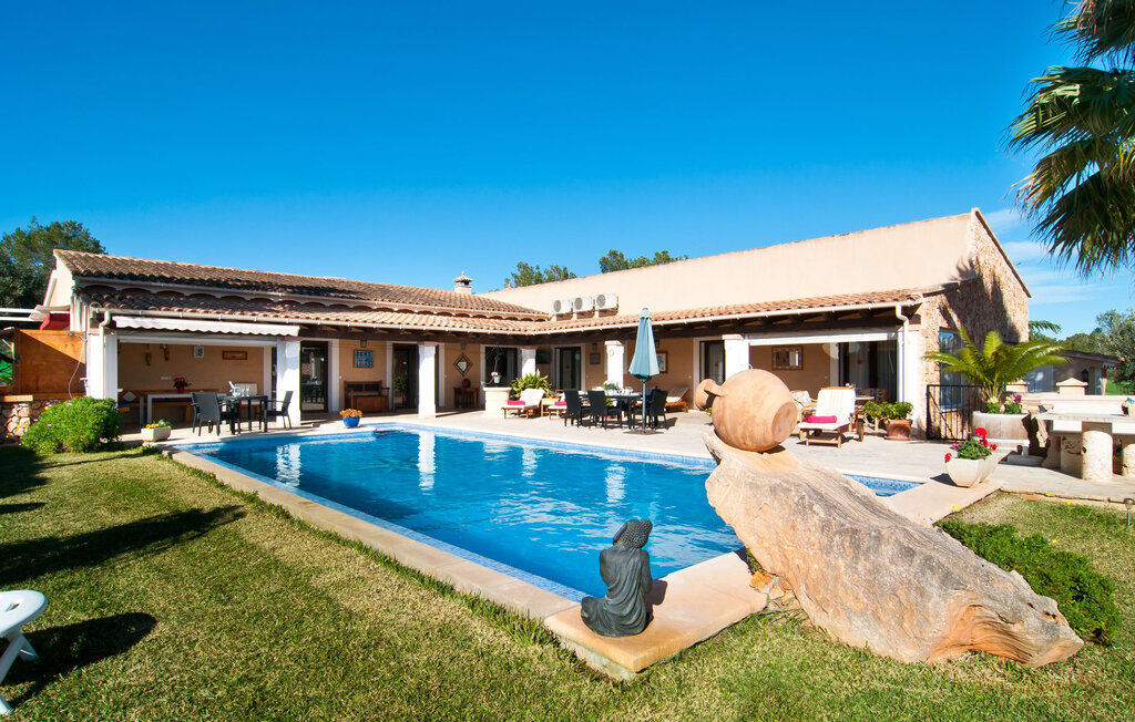 Maison Diaz à Portocolom : 5 chambres, piscine et jardin - Photo 1