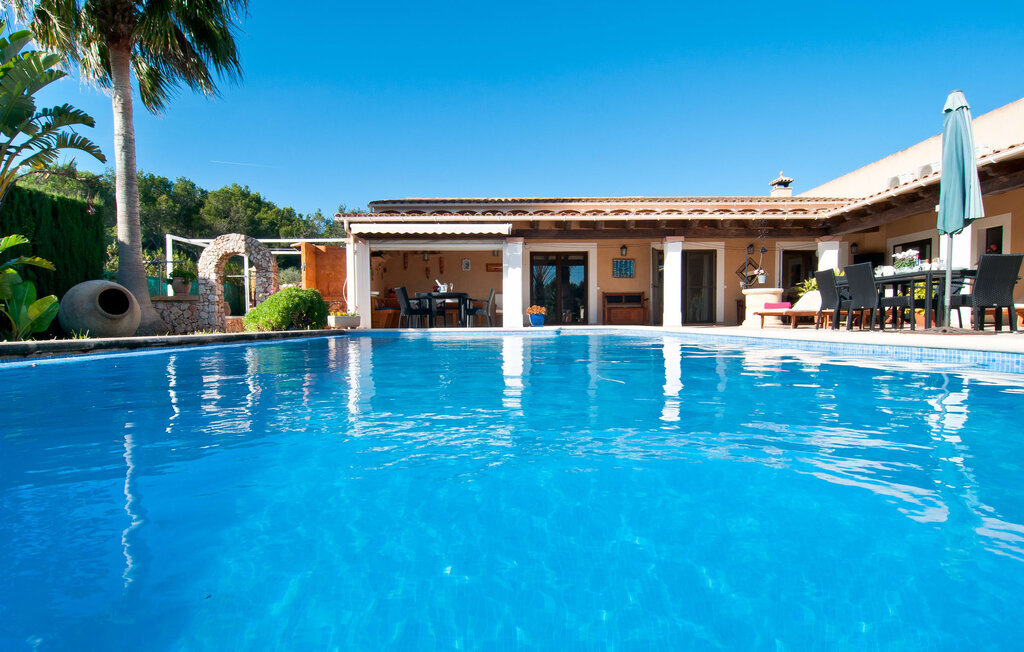 Maison Diaz à Portocolom : 5 chambres, piscine et jardin - Photo 2