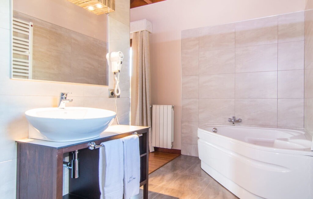 Villa Conies Salvia - 7 chambres, piscine et terrain 20 000 m² - Photo 35