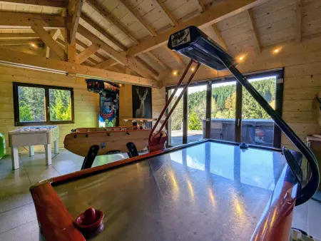 Chalet familial spacieux avec spa, sauna et salle de jeux - Photo 2