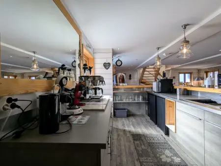 Chalet familial spacieux avec spa, sauna et salle de jeux - Photo 3