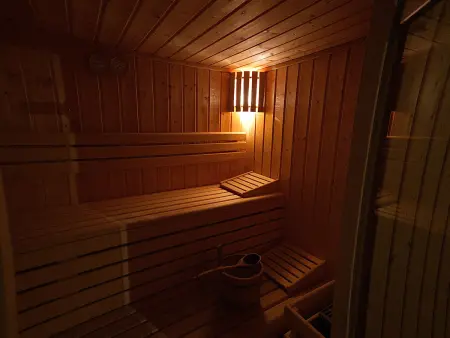 Chalet familial spacieux avec spa, sauna et salle de jeux - Photo 18