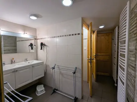 Chalet familial spacieux avec spa, sauna et salle de jeux - Photo 22