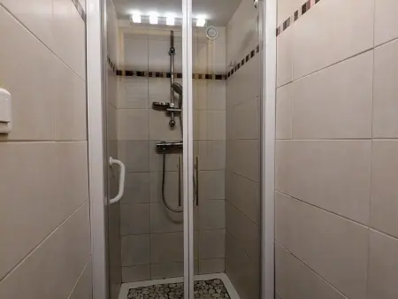 Chalet familial spacieux avec spa, sauna et salle de jeux - Photo 24