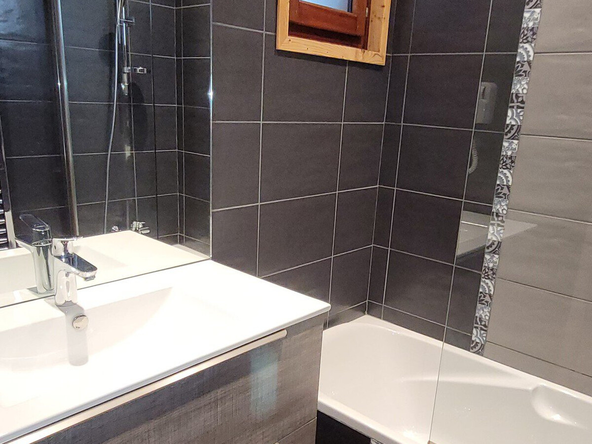 Appart 85m² rénové face aux pistes, 3 ch, parking - Photo 11