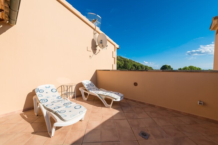 Villa Solluna : piscine & véranda vue montagnes - Photo 26