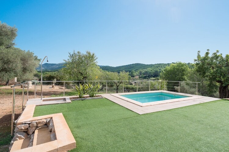 Villa Sa Plana à Calvià : piscine d'eau salée et nature - Photo 2