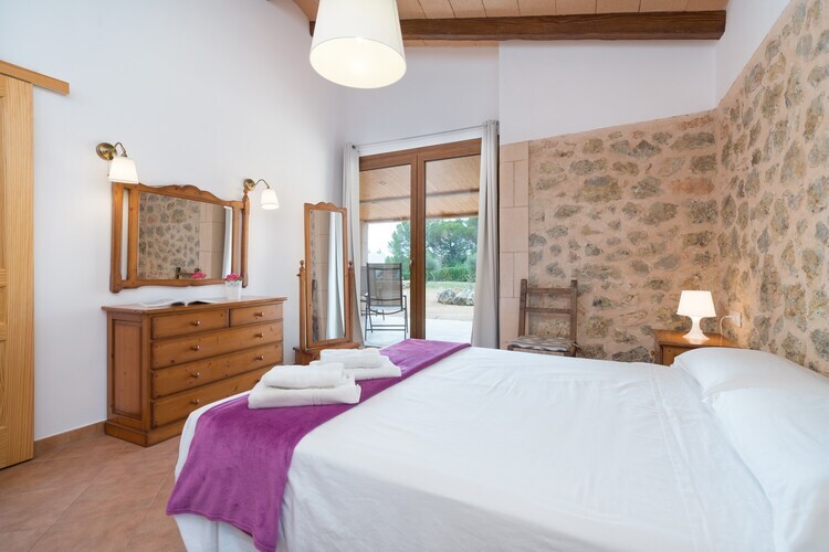 Villa Sa Plana à Calvià : piscine d'eau salée et nature - Photo 12