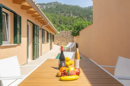 Villa Can Moreu, piscine et vue Sierra de Tramuntana : photo 3
