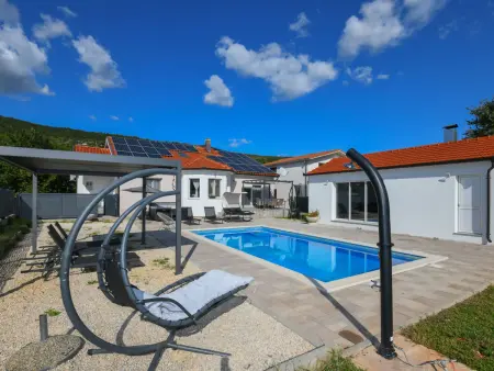 Maison Bilić à Imotski : piscine chauffée et 5 chambres : photo 6