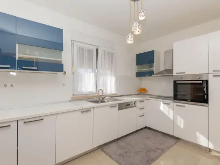 Maison Bilić à Imotski : piscine chauffée et 5 chambres : photo 10