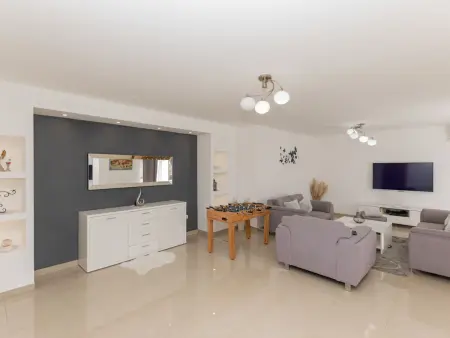 Maison Bilić à Imotski : piscine chauffée et 5 chambres : photo 12