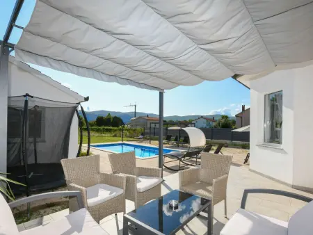 Maison Bilić à Imotski : piscine chauffée et 5 chambres : photo 14