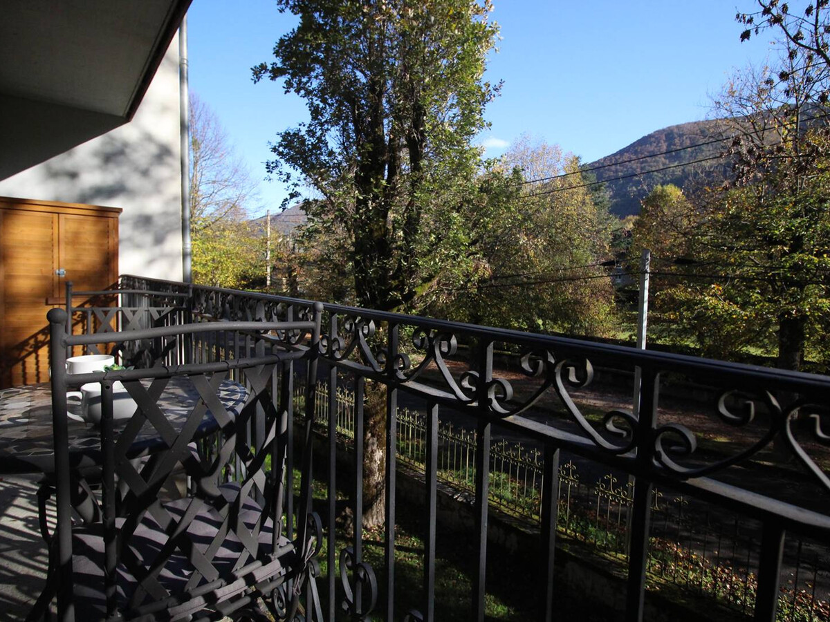 T2 balcon vue montagnes à Bagnères-de-Luchon - Photo 12