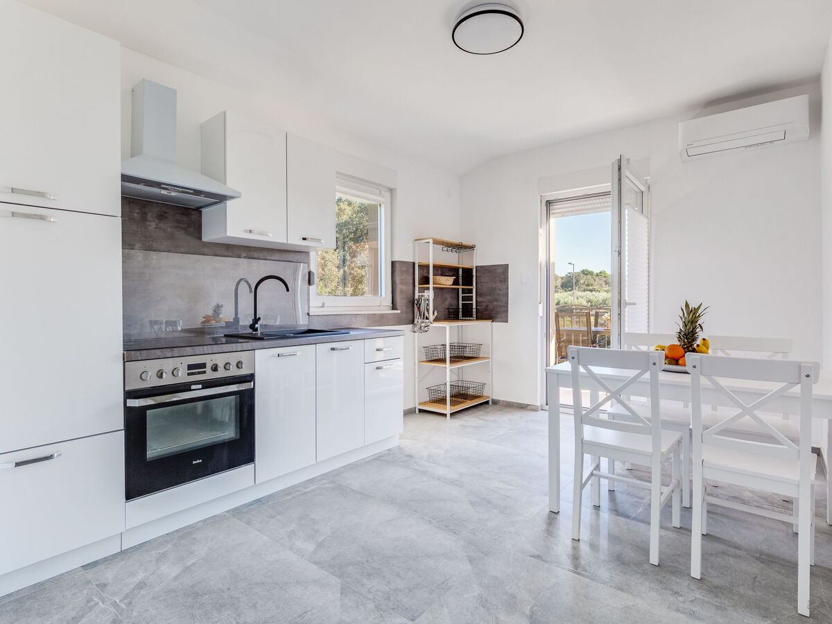 Maison Aria – 8 pers., piscine à 900 m de Sukošan - Photo 32