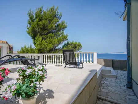 Maison Mara à Karlobag, 20 m de la mer : photo 26