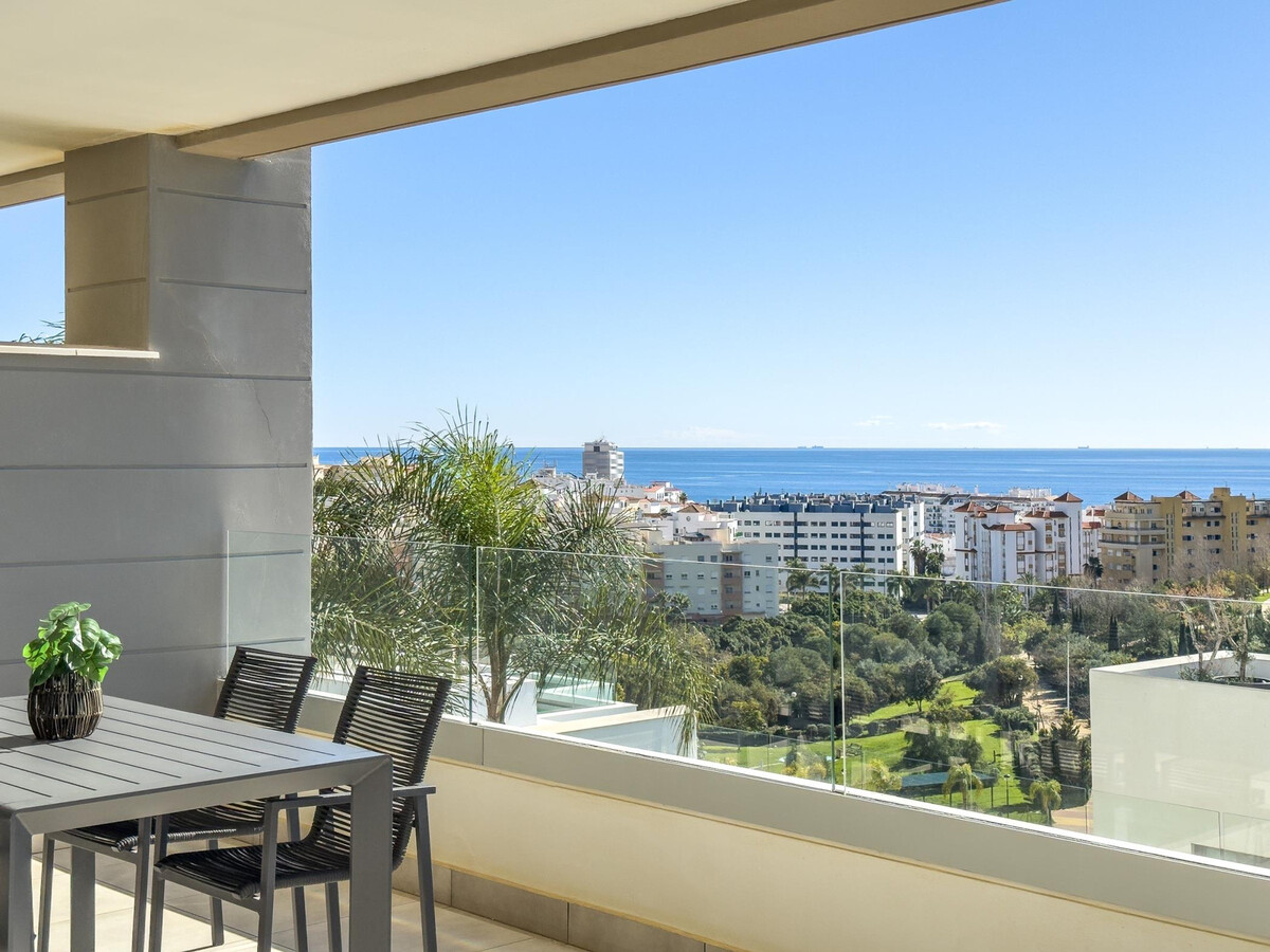 Appartement neuf vue mer avec terrasse et piscine à Estepona - Photo 2