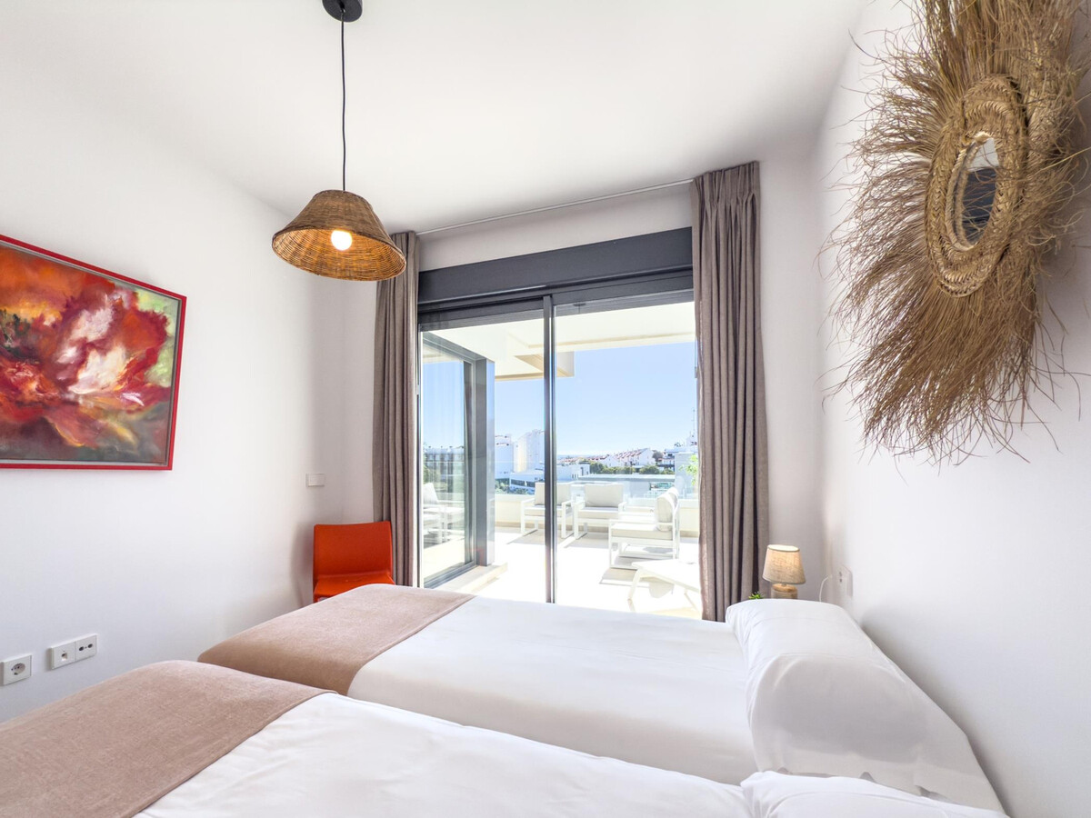 Appartement neuf vue mer avec terrasse et piscine à Estepona - Photo 12