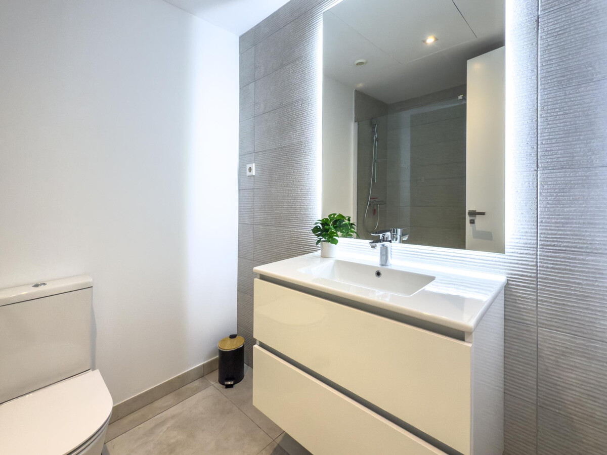 Appartement neuf vue mer avec terrasse et piscine à Estepona - Photo 25