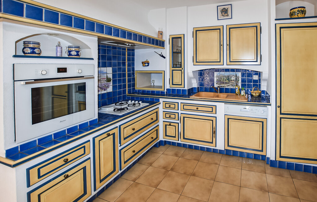 Maison 4 chambres avec piscine intérieure en Provence - Photo 4