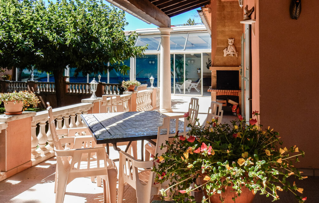 Maison 4 chambres avec piscine intérieure en Provence - Photo 7