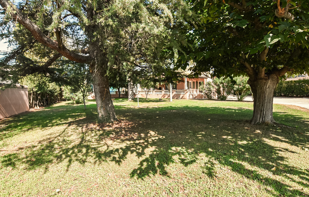 Maison 4 chambres avec piscine intérieure en Provence - Photo 11
