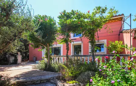 Maison provençale avec piscine privée à Rochefort du Gard : photo 2