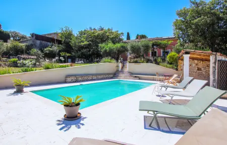 Maison provençale avec piscine privée à Rochefort du Gard : photo 12