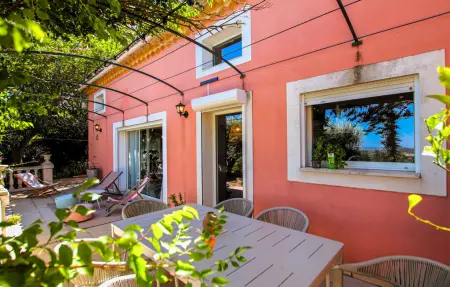 Maison provençale avec piscine privée à Rochefort du Gard : photo 17