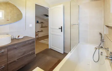 Maison provençale avec piscine privée à Rochefort du Gard : photo 34
