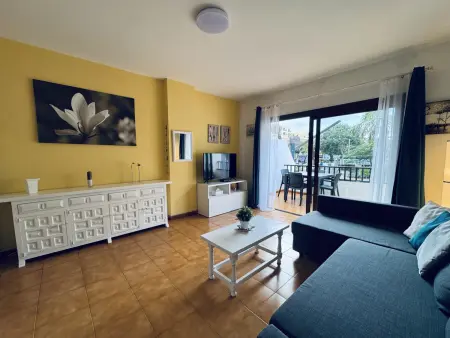 Appartement lumineux San Eugenio Bajo avec piscine : photo 8