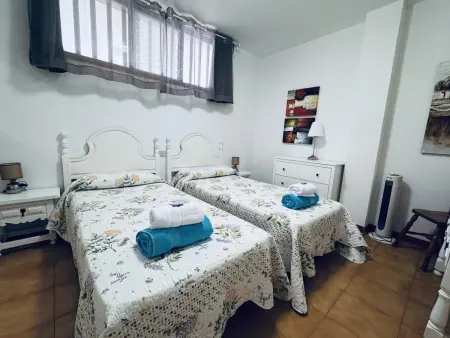 Appartement lumineux San Eugenio Bajo avec piscine : photo 13