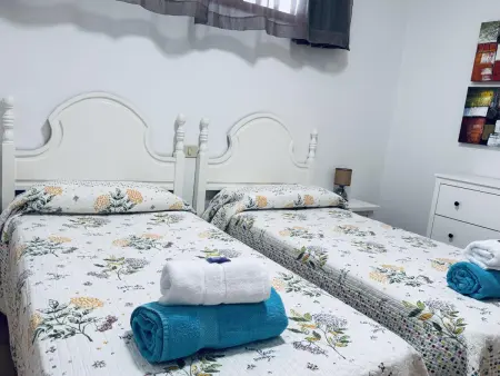 Appartement lumineux San Eugenio Bajo avec piscine : photo 16