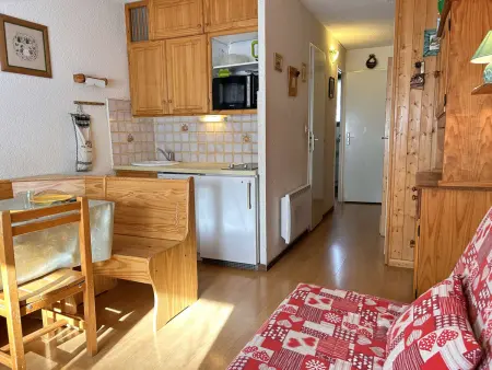 Studio 4 couchages Risoul 1850, accès direct pistes : photo 2