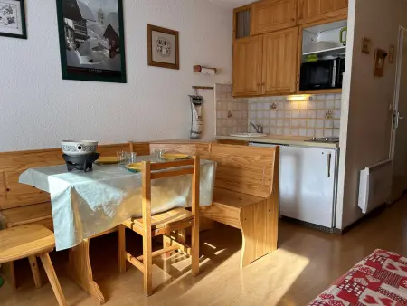 Studio 4 couchages Risoul 1850, accès direct pistes : photo 3