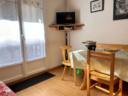 Studio 4 couchages Risoul 1850, accès direct pistes : photo 4