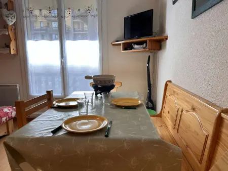 Studio 4 couchages Risoul 1850, accès direct pistes : photo 7
