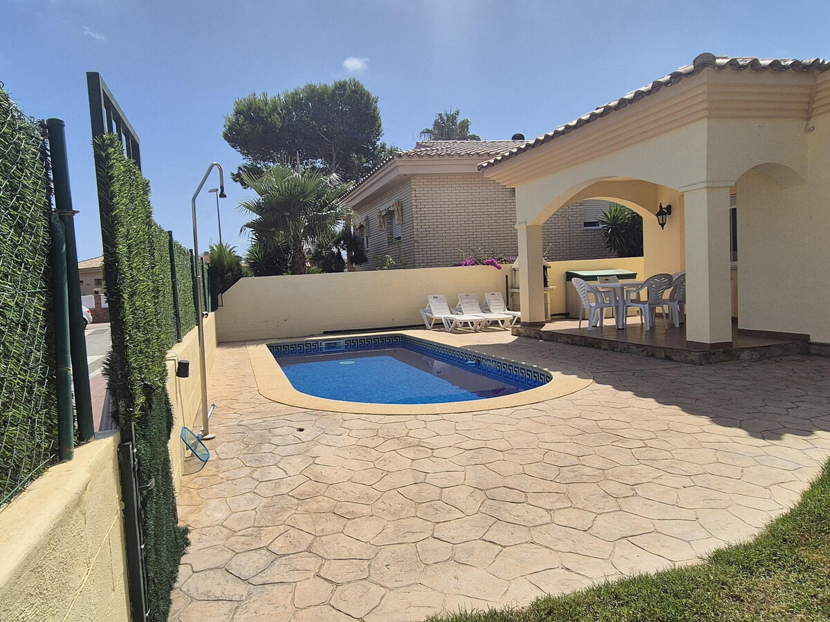 Casa Encarni à Riumar : maison 6 pers, piscine, plage à 100m - Photo 2