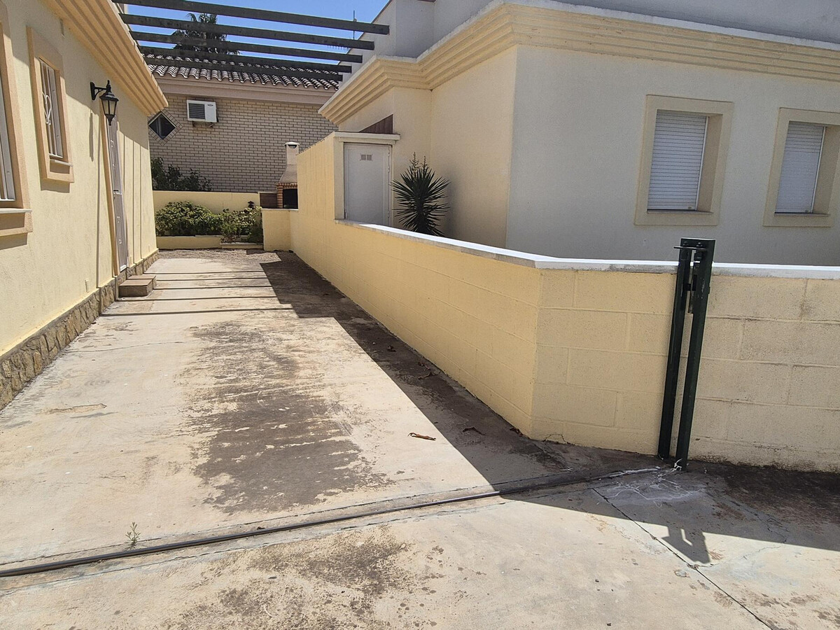 Casa Encarni à Riumar : maison 6 pers, piscine, plage à 100m - Photo 6