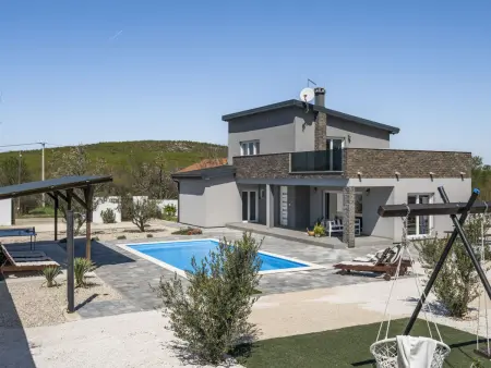Villa Gala : maison 8 pers., piscine privée à Pirovac