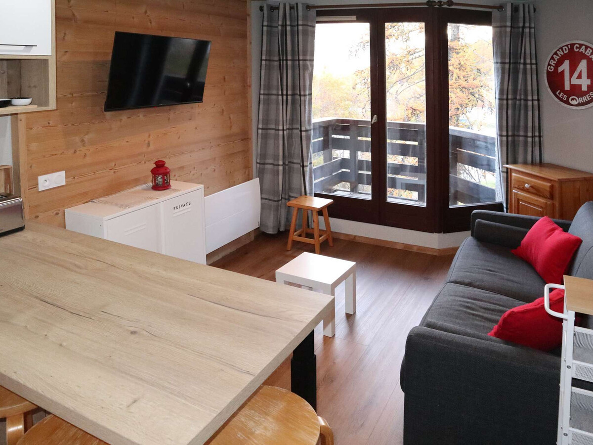 Studio entièrement refait, 150m des pistes aux Orres - Photo 1