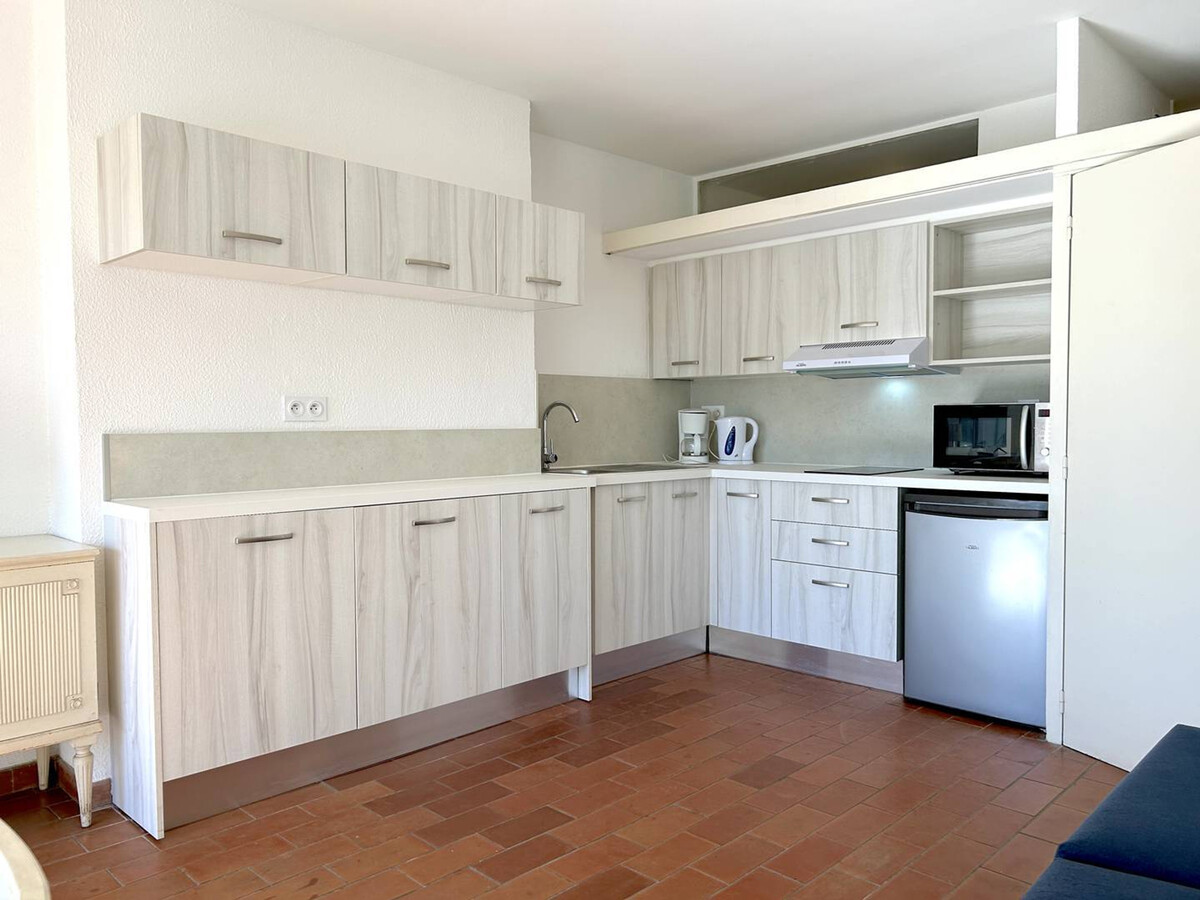 Studio au Lavandou, balcon à 20 m de la plage - Photo 5