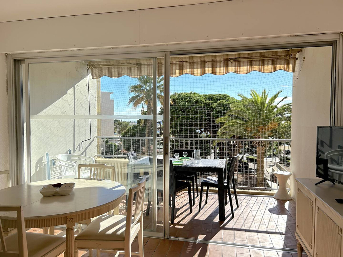 Studio au Lavandou, balcon à 20 m de la plage - Photo 7